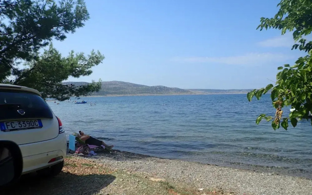 Apartment Nekic-on Quiet Location With Nice Garden