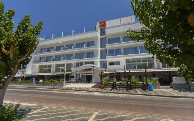 Protaras Plaza Hotel вид на фасад