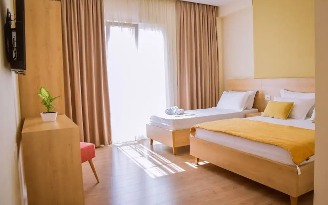 Airport Garden Hotel
