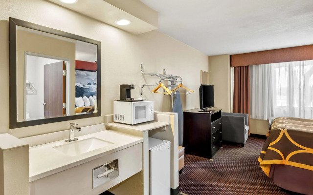 Super 8 by Wyndham Marana/Tucson Area