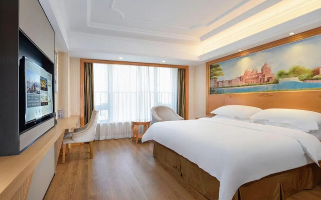 Vienna International Hotel (Shenzhen Guanlan Avenue)