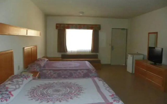 Hotel Maria Luisa Inn & Suites