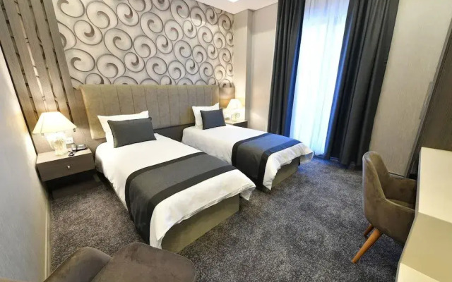 D'Lux Boutique Hotel