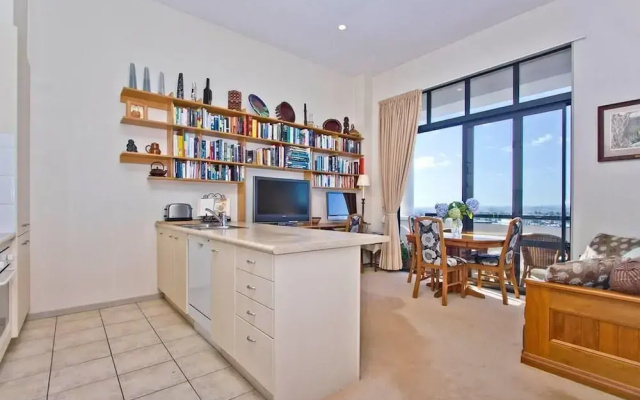 QV Penthouse Apt in the Connaught - 441