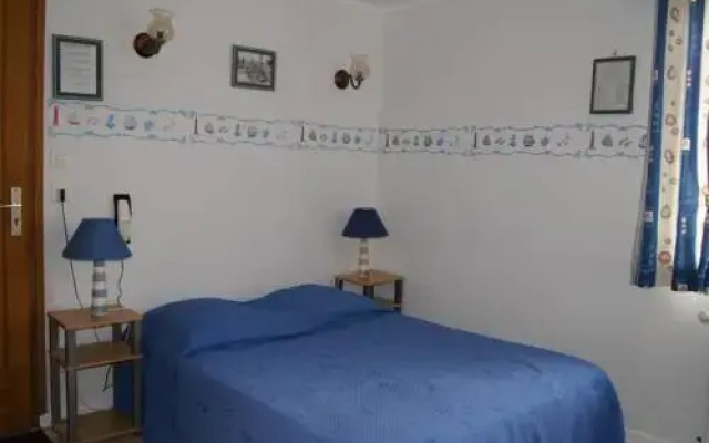 Aux Trois Jean