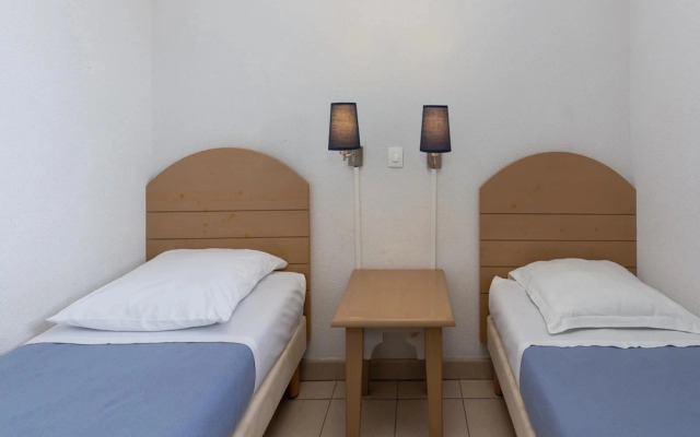 Escape for Seven Guests