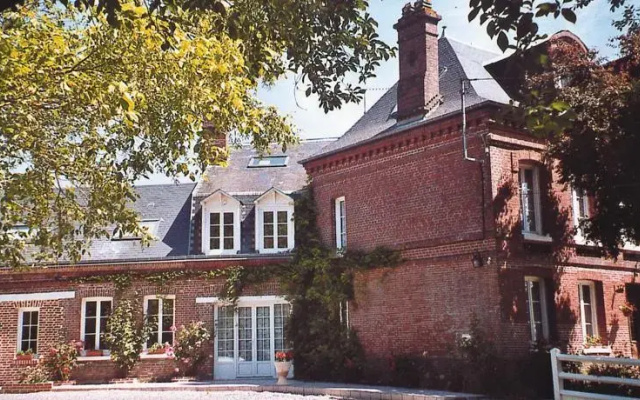 Chambres dHôtes et Roulottes Le Clos du Quesnay