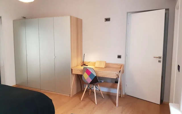Heyden Entire Super Modern Minimal Flat