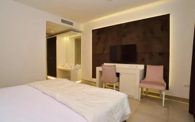 M2 Hotel