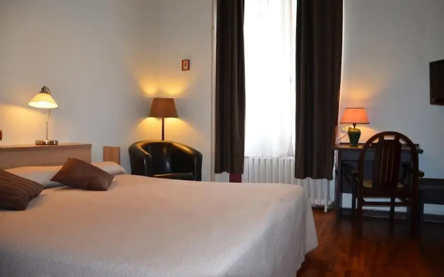 Logis Palais Des Fleurs Restaurant Les Capucines