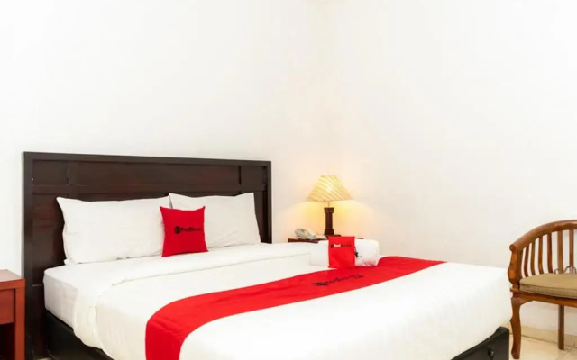 RedDoorz Plus Syariah near Java Supermall Semarang 2