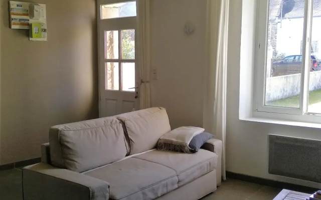 House With 2 Bedrooms in Saint-gildas-de-rhuys, With Enclosed Garden a