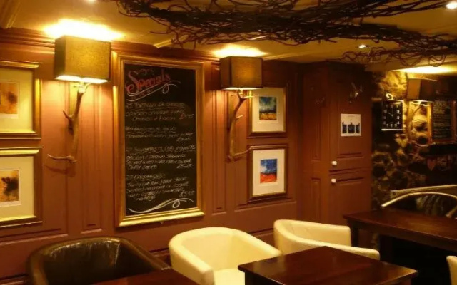 No1 Hotel & Wine Lounge