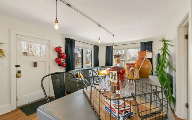 Mulberry Place: a Charming Cottage Near Old Town!