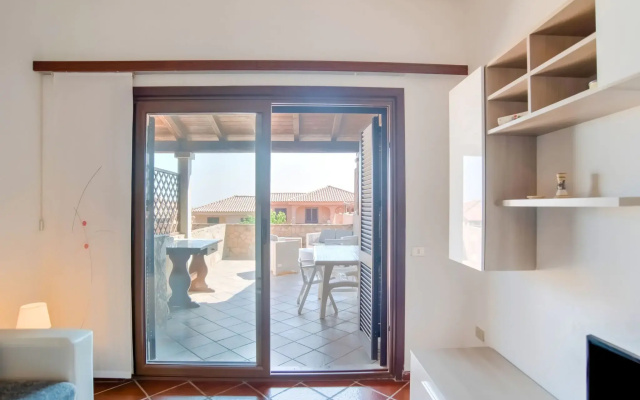 Ideal Apartment in Marinella near Beach with Shared Garden
