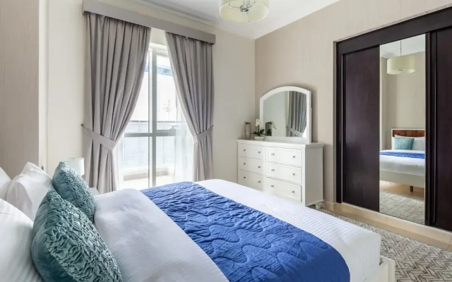 Lavish 3BR With Study in Downtown Dubai