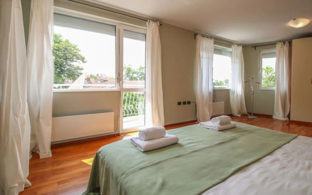 FM Deluxe 1-BDR Apartment - La Primavera
