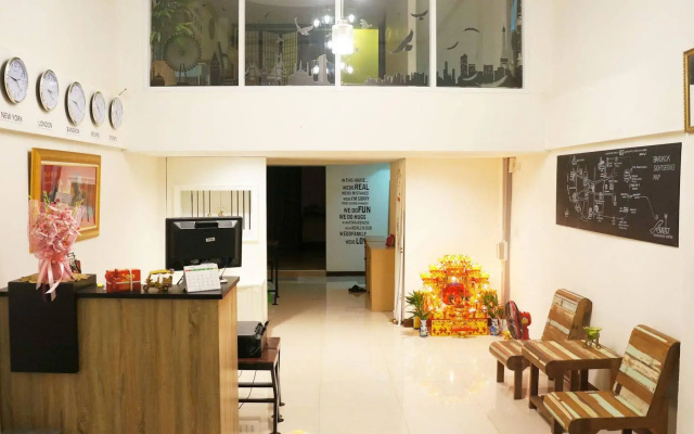Wake Up Hostel Bangkok
