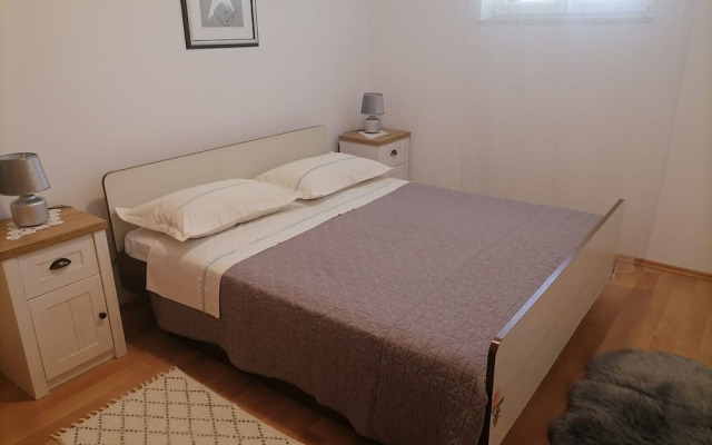 Apartment Ljube