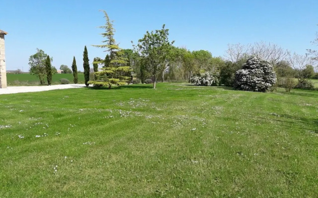 Apartment With 2 Bedrooms in Cambon-lès-lavaur, With Pool Access, Encl