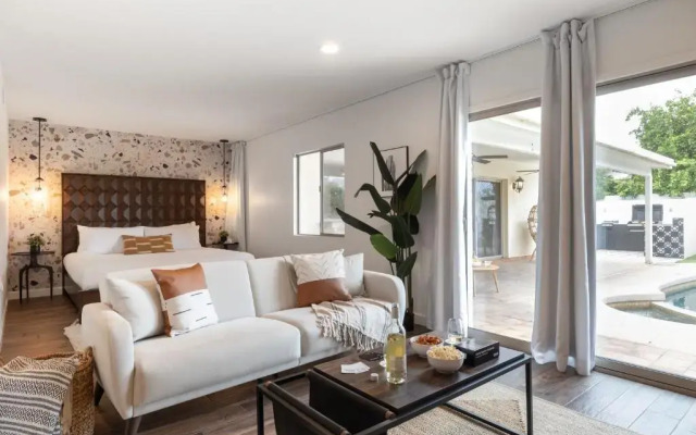 Bella Luna Retreat By HomeSlice Stays