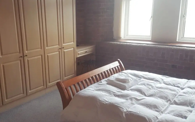 Liverpool Dockside Apartment
