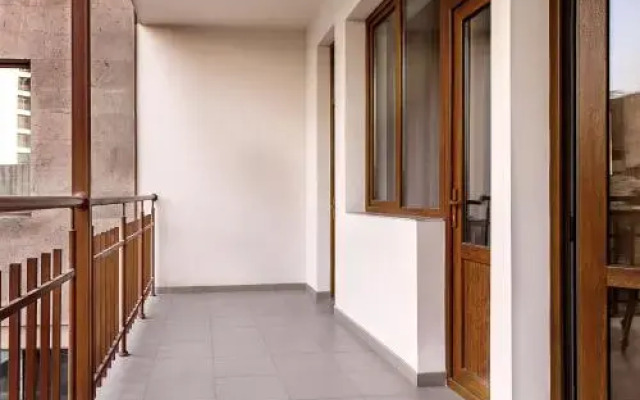 Apartment On Arami Street