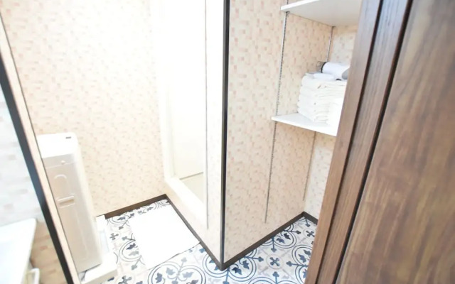 Tsuruhashi House