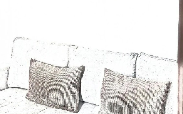 Charming Studio Steps from City Center