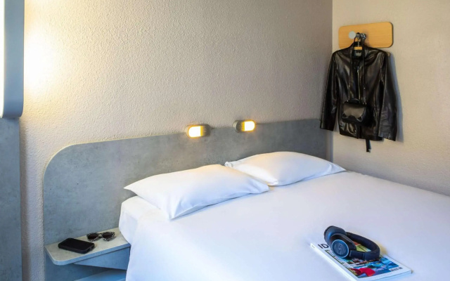 Отель ibis budget Paris Porte de Montmartre