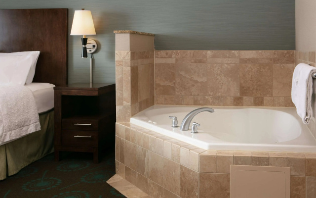 Hampton Inn & Suites Lincoln - Northeast I-80