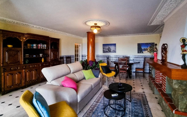 FLH Faro Family Flat with Balcony