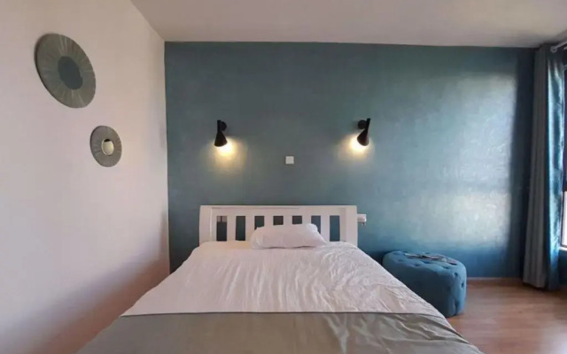 Spacious 2 Bedroom Serviced Apartment with Pool