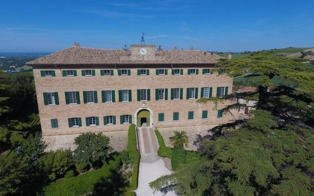 Отель Castello Di Monterado Италия, Монтерадо - отзывы, цены и фото номеров - забронировать отель Castello Di Monterado онлайн вид на фасад