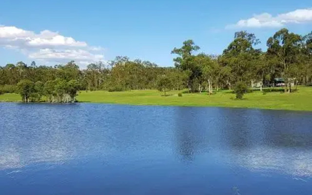 Kangaroo Cottage - cute Accom in bushland setting