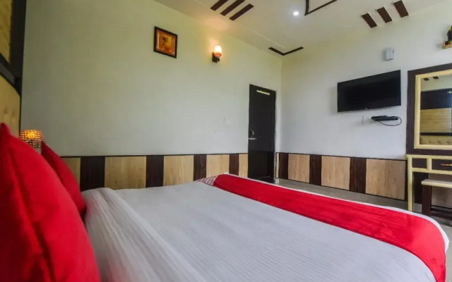 Hotel Devdar Resort