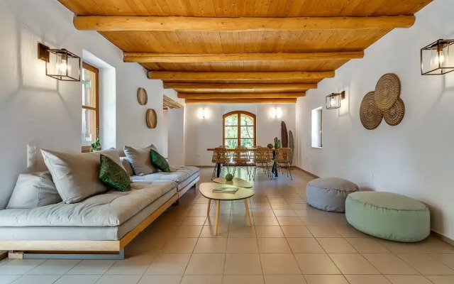 Armonia Retreat