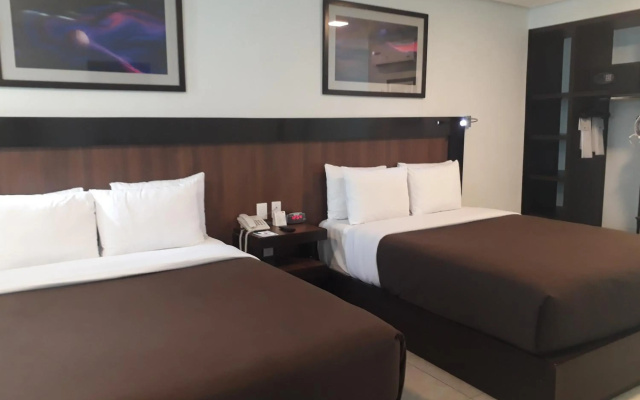 Hotel & Suites PF