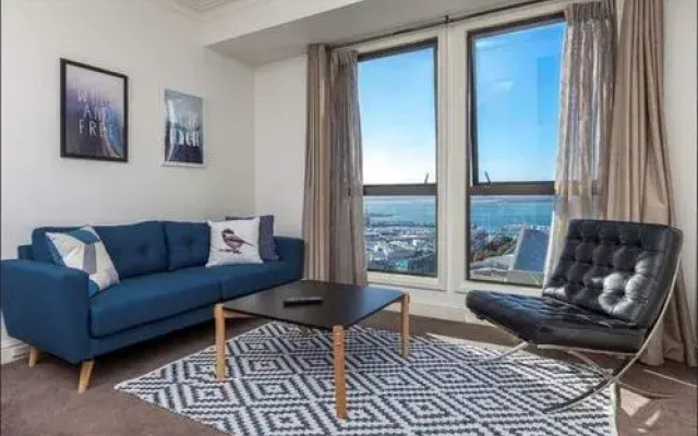 Sea view studio with pool and gym