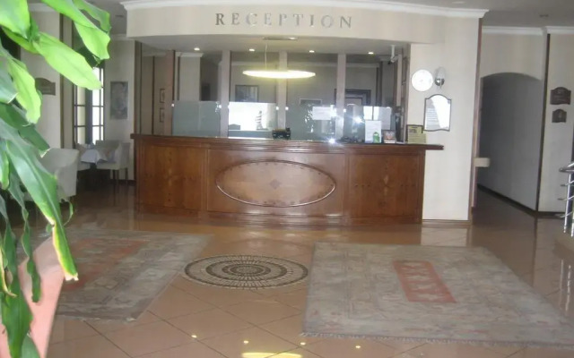 Candan Beach Hotel