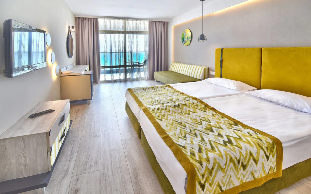 Grifid Encanto Beach Hotel