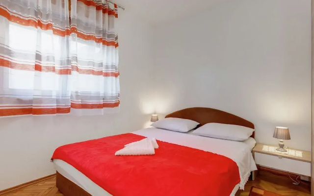 Spacious Holiday Home in Podstrana near Sea