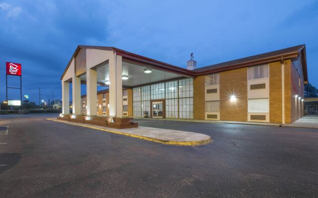 Отель Red Roof Inn Meridian вид на фасад