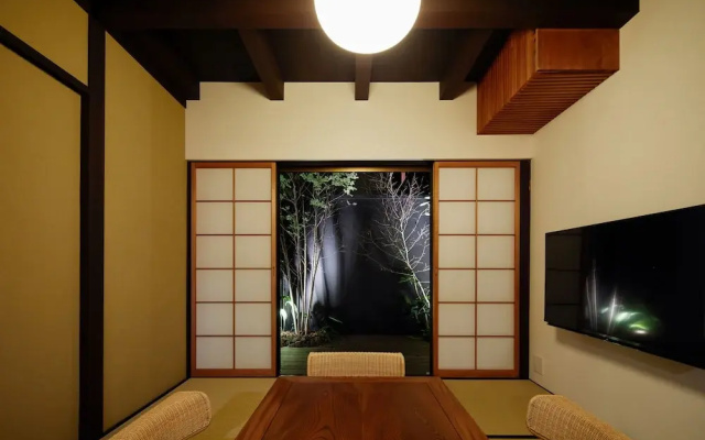 HANARE KYOTO Yasaka Mokusei-an