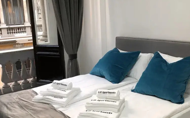 Lav Apartments