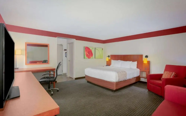 La Quinta Inn & Suites Springdale