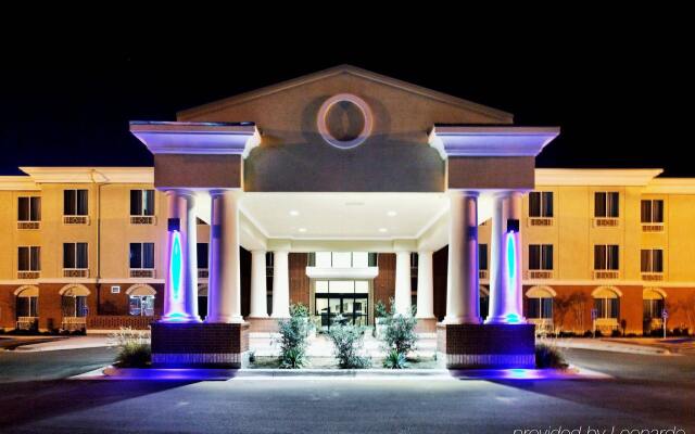 Holiday Inn Express Hotel & Suites Ozona Озона вид на фасад