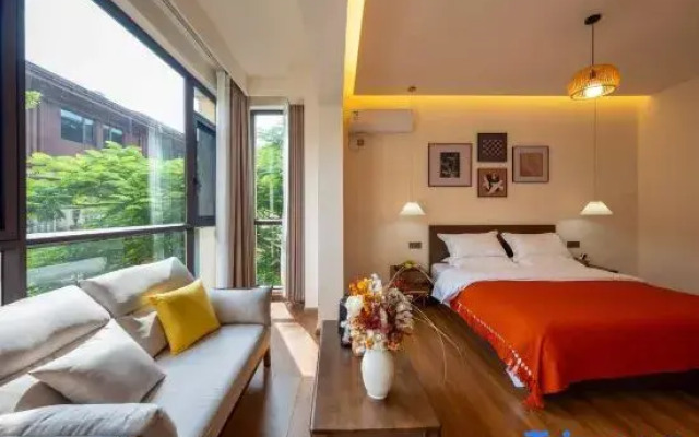 Tongxi Homestay (Dai Ethnic Ancient Town)