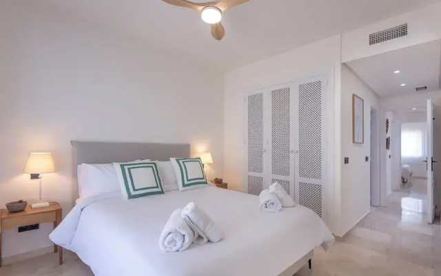 2 Bedroom, 2 Bathroom Penthouse Apartment