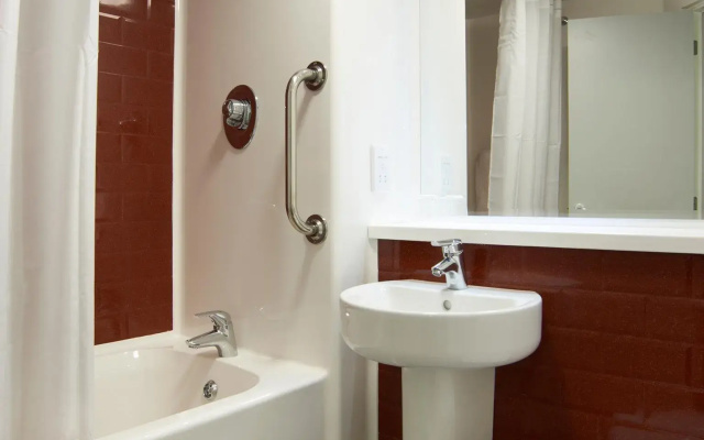 Travelodge Edinburgh Central Princes Street